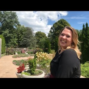 Meet your Posher, Nicole